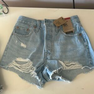 501 Levi jean shorts